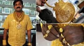 gol in - Center News Network collage of a man in a yellow shirt wearing heavy gold jewelry, with close-ups of gold chains and bracelets in the right panel